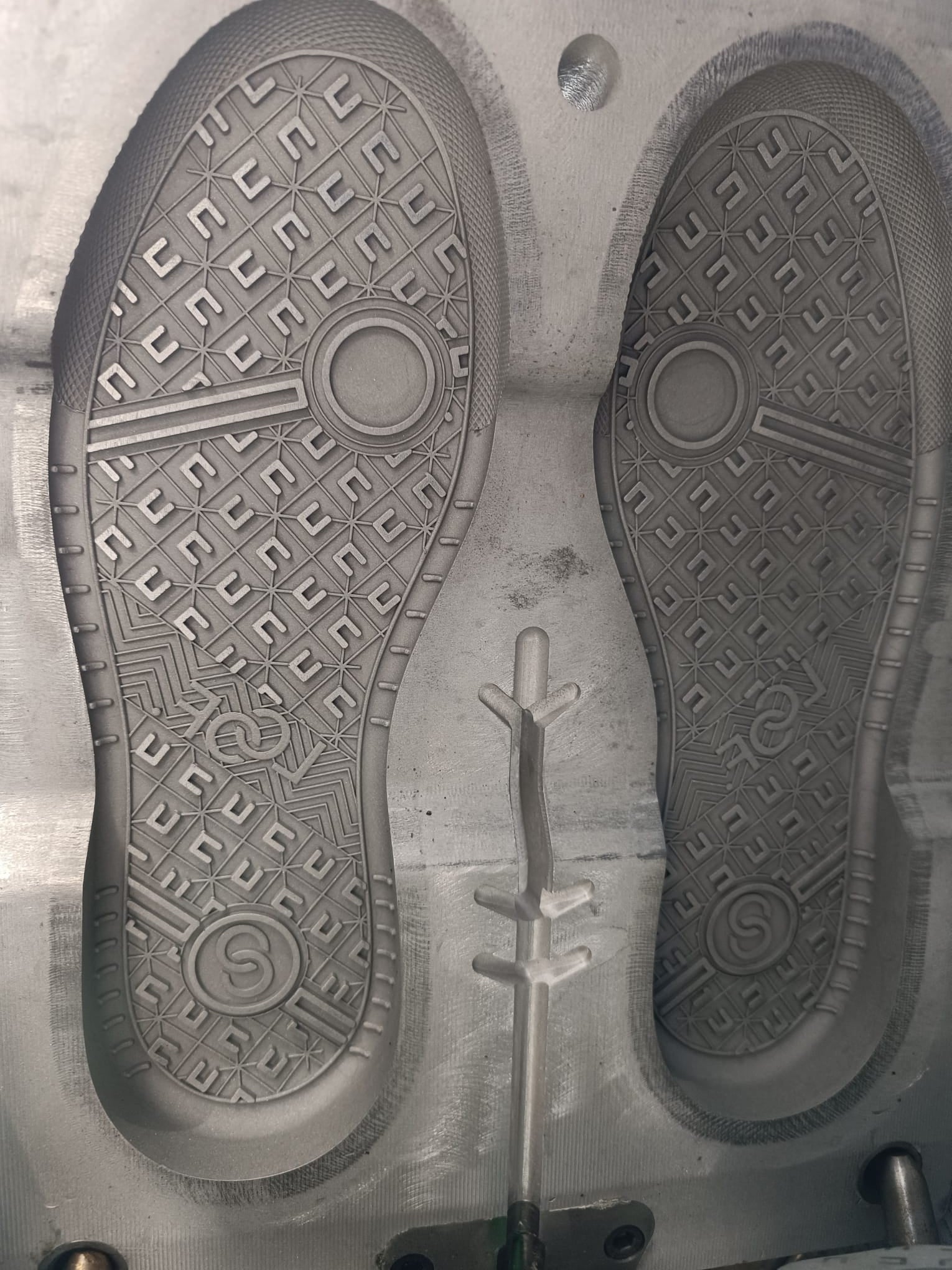 LOOF. Swiss Streetwear brand sneaker mold in metal